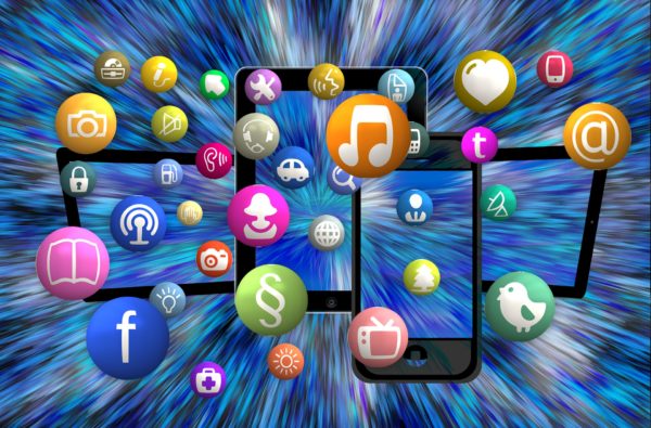 Troppi social e troppo presto